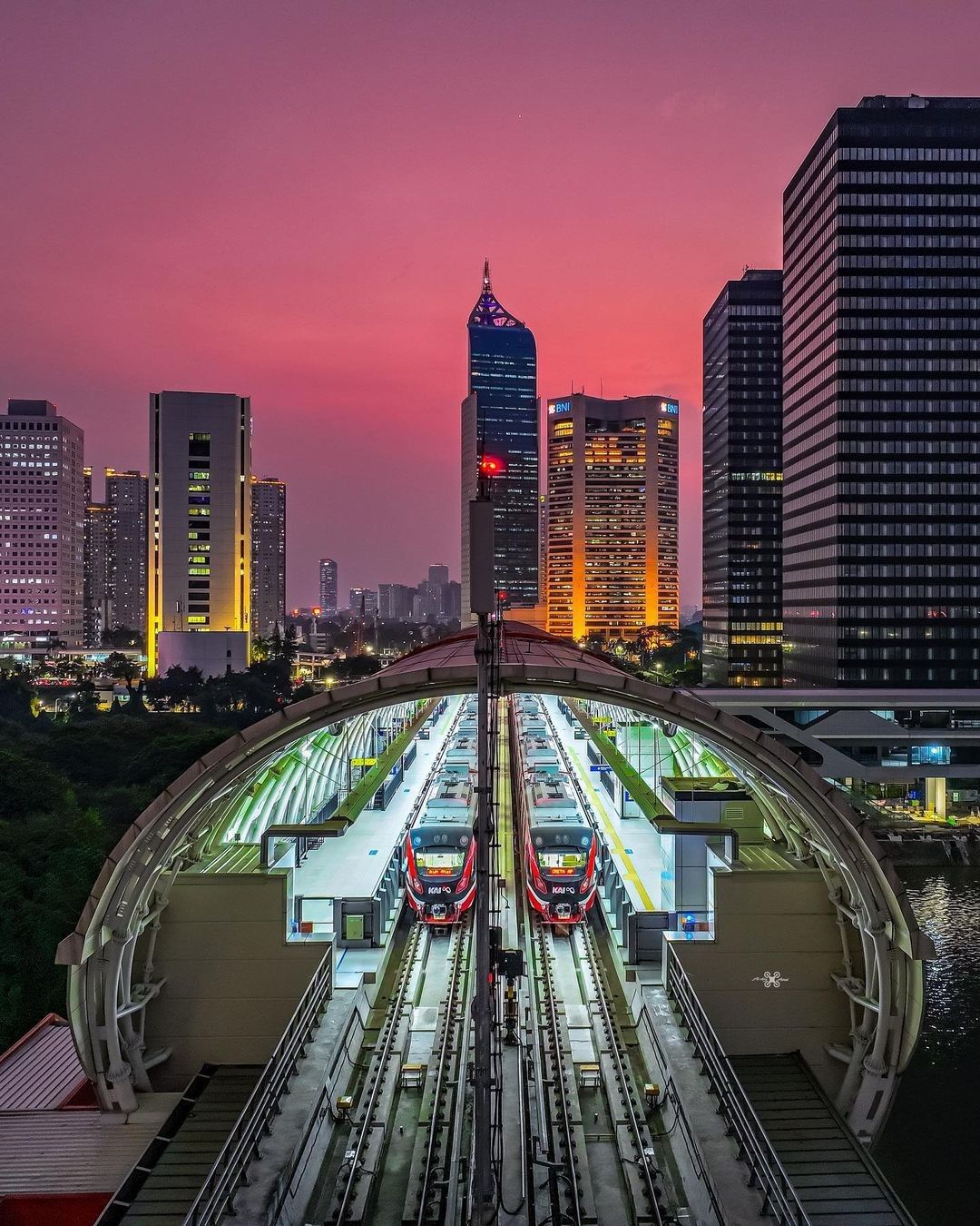 Stasiun LRT Dukuh Atas: Pusat Transit Modern di Jantung Jakarta